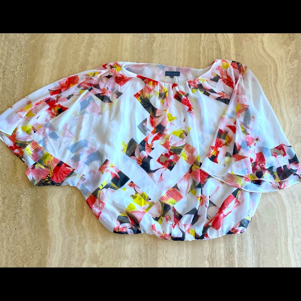 Vince Camuto top size XS. Excellent condition!